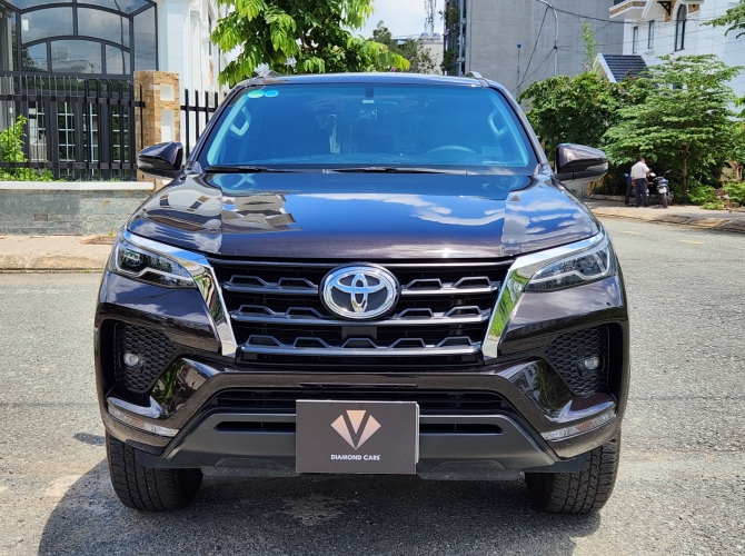 Toyota Fortuner 2.7 4x2 (Nhập khẩu)