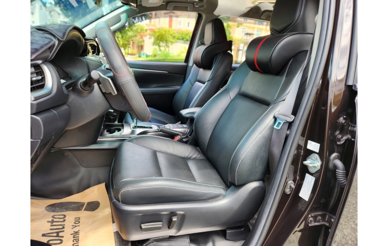 Toyota Fortuner 2.7 4x2 (Nhập khẩu)