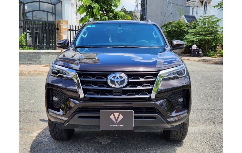 Toyota Fortuner 2.7 4x2 (Nhập khẩu)