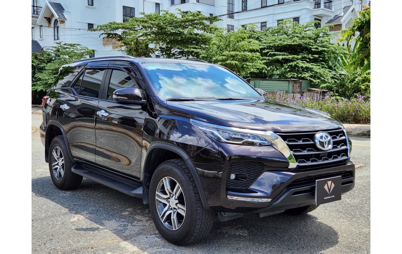 Toyota Fortuner 2.7 4x2 (Nhập khẩu)