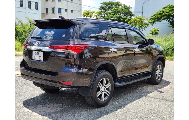 Toyota Fortuner 2.7 4x2 (Nhập khẩu)