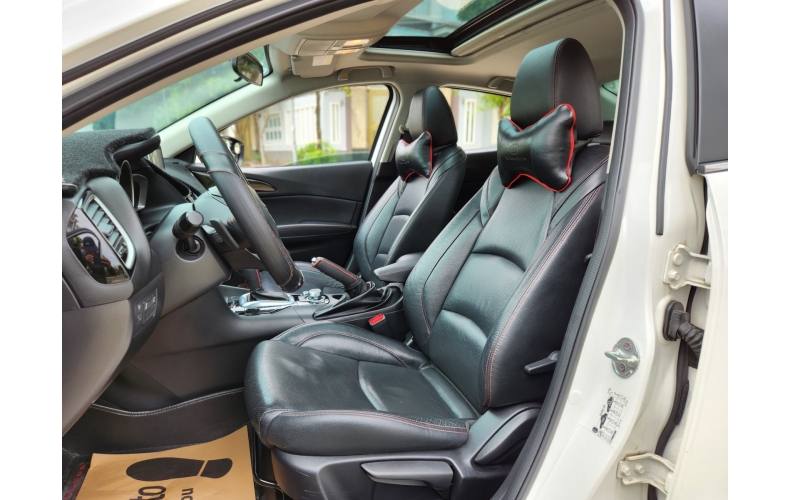 Mazda 3 sedan 2016