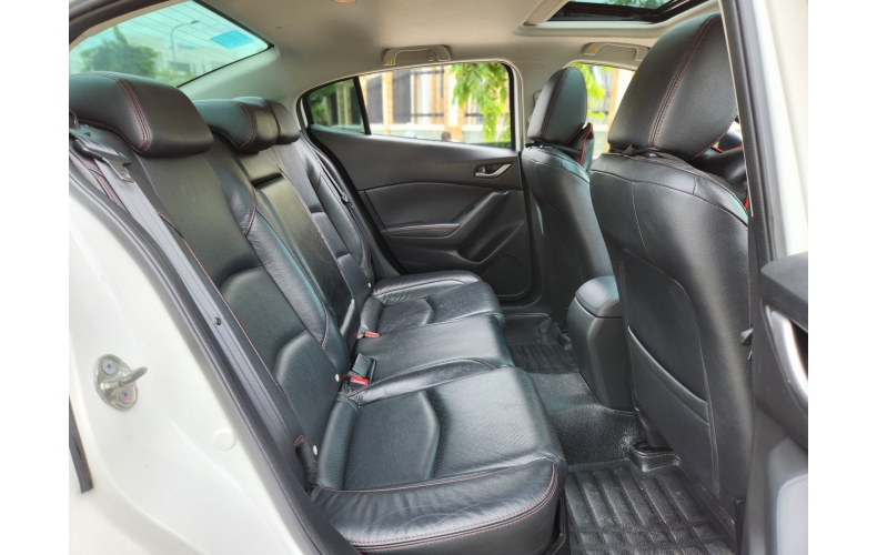 Mazda 3 sedan 2016