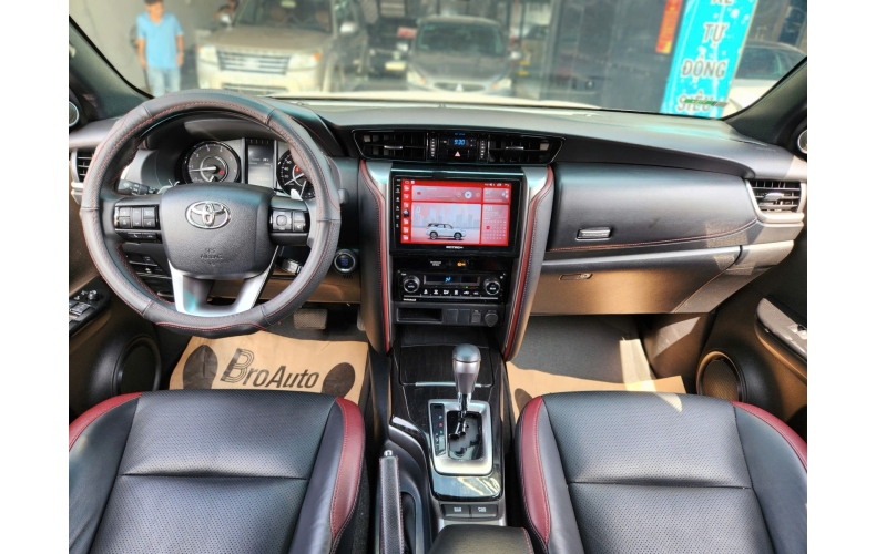 Toyota Fortuner Legender 2021
