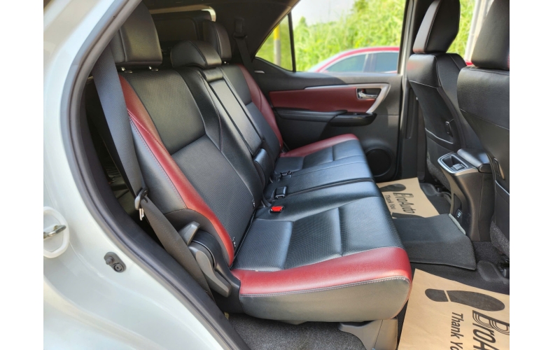 Toyota Fortuner Legender 2021